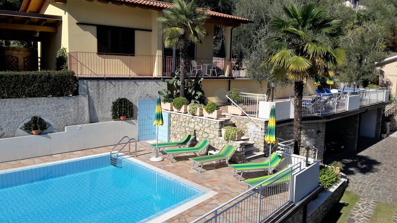 Appartamenti Villa Clivia 리몬네술가르다 외부 사진
