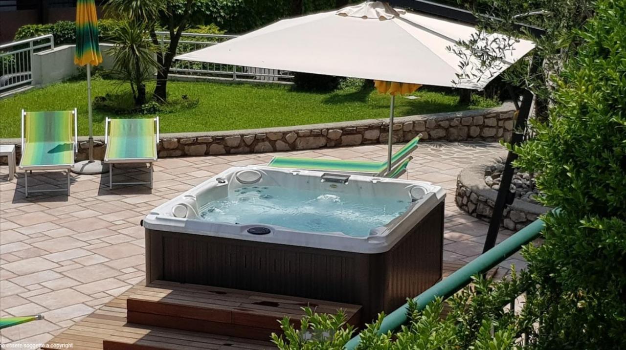 Appartamenti Villa Clivia 리몬네술가르다 외부 사진